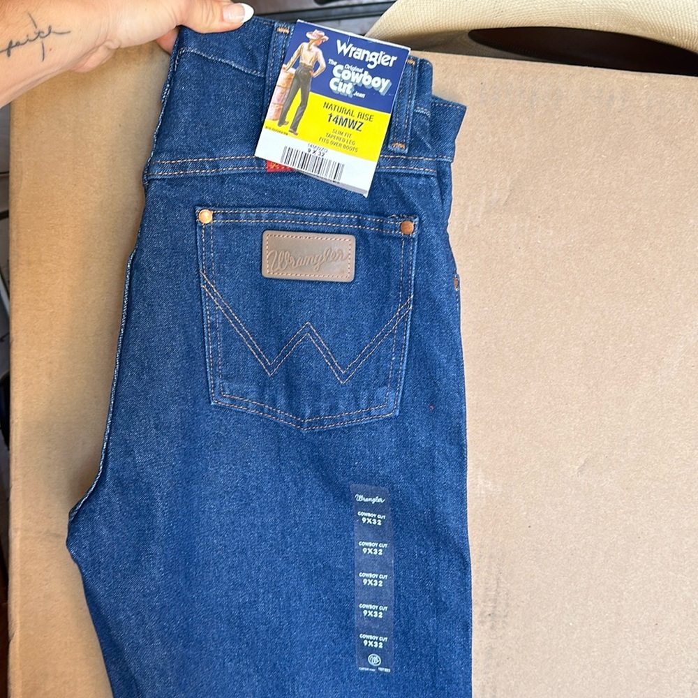 NWT Women’s Wrangler 14MWZ 9x32